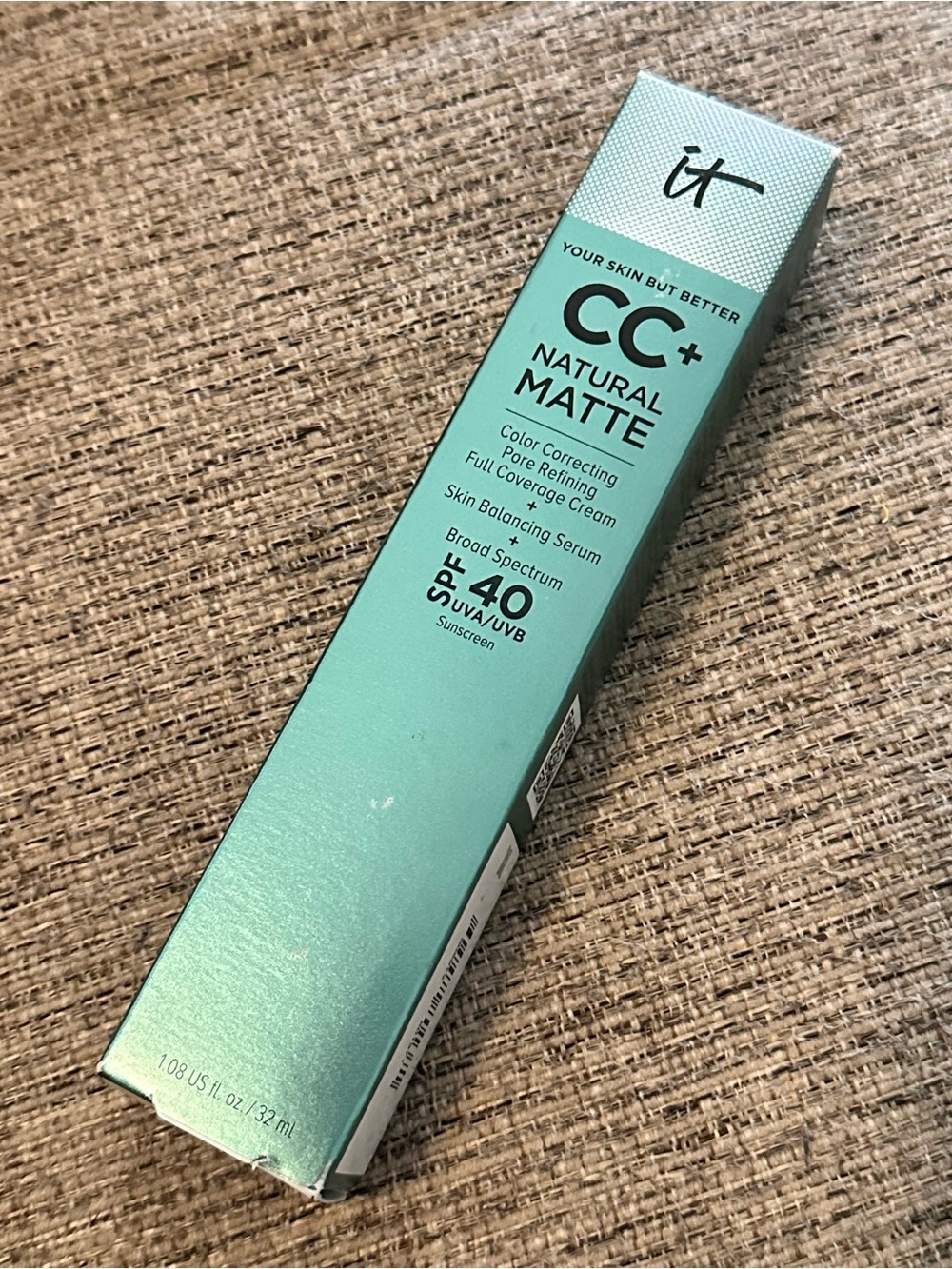 IT cosmetics CC+ Natural Matte Color-Correcting Cream in “Light”